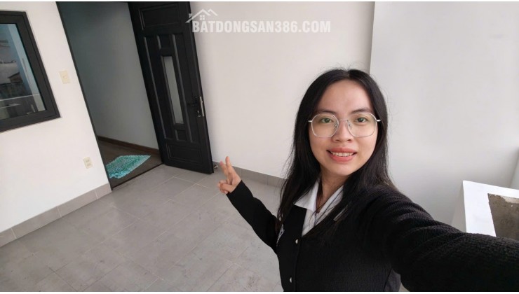 Nhà mới đẹp tặng full nội thất sát Hoà Bình, 40m2, 3 tầng mà chỉ 4Đ lớn